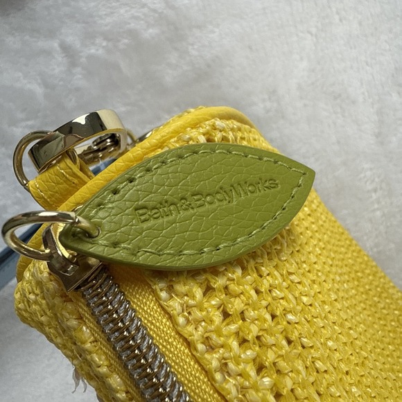 Bath &‎ Body Works Wristlet Bag Lemon Slice Yellow Straw Summer Fruit Coin Purse - Picture 2 of 7